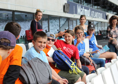 Lors de cette Journée Évasion à Bordeaux, les enfants malades et/ou en situation de handicap peuvent découvrir les coulisses du Matmut Atlantique.